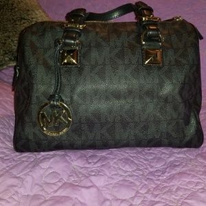 Micheal Kors purse